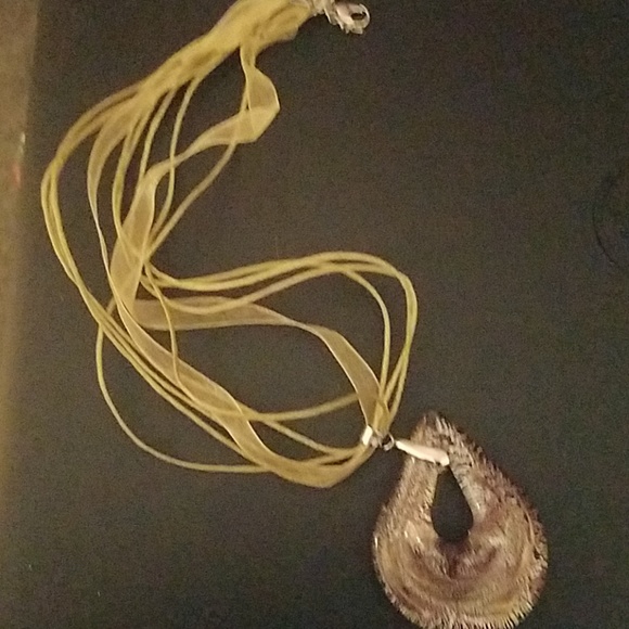 Purple pendant necklace - Picture 3 of 3